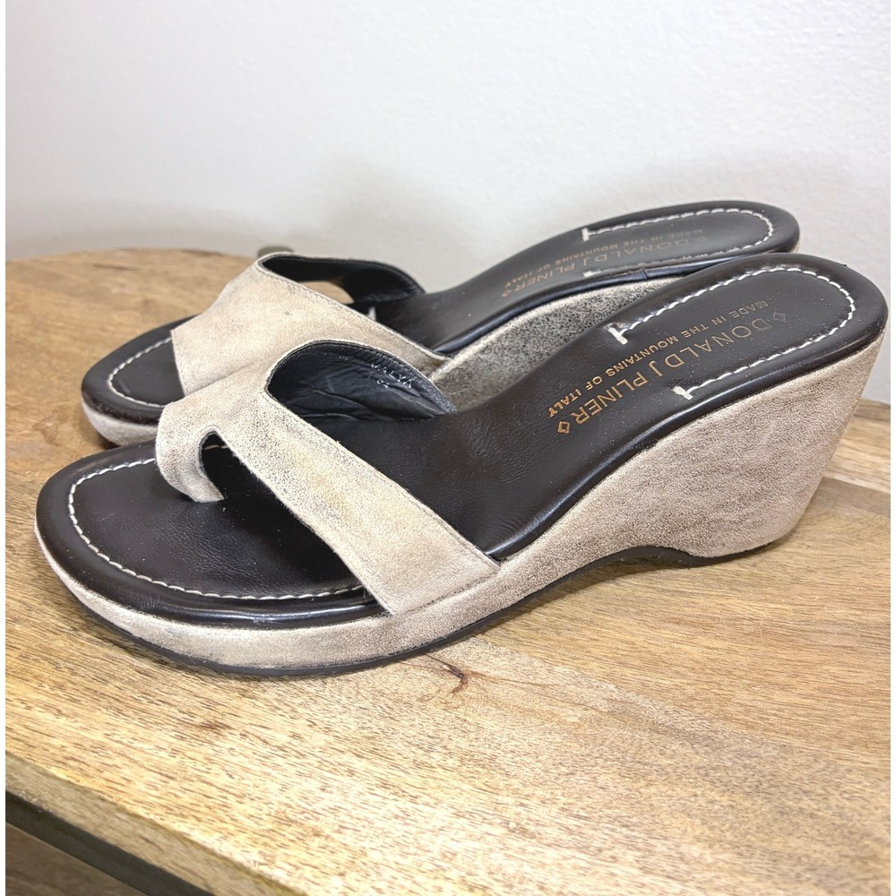 Donald J Pliner Valya Wedge Sandal Tan Suede Leather Italian Made 8.5 M Good